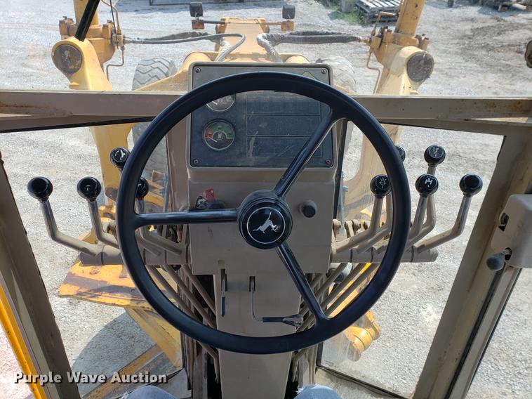 image for item BW9199 1992 John Deere 670B motor grader