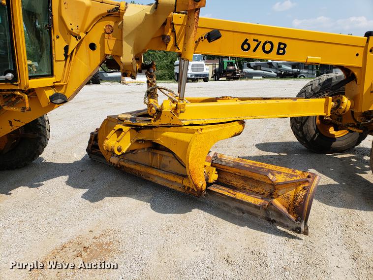 image for item BW9199 1992 John Deere 670B motor grader