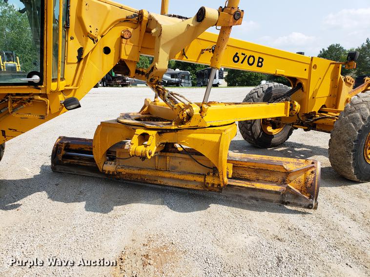 image for item BW9199 1992 John Deere 670B motor grader