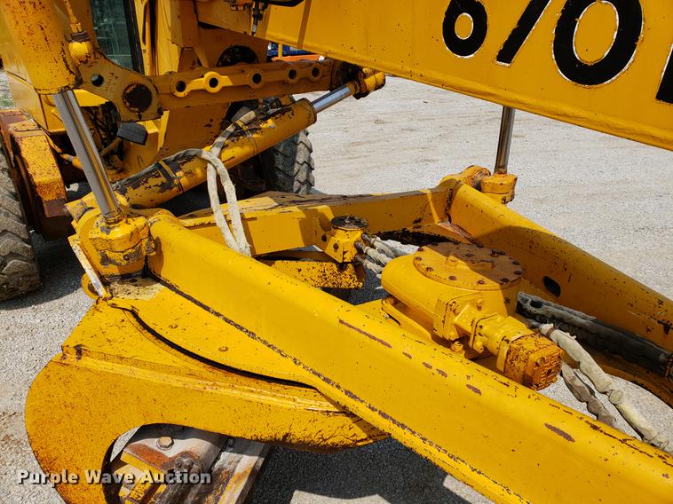 image for item BW9199 1992 John Deere 670B motor grader