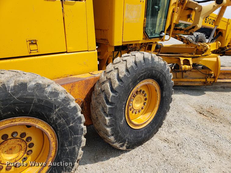 image for item BW9199 1992 John Deere 670B motor grader