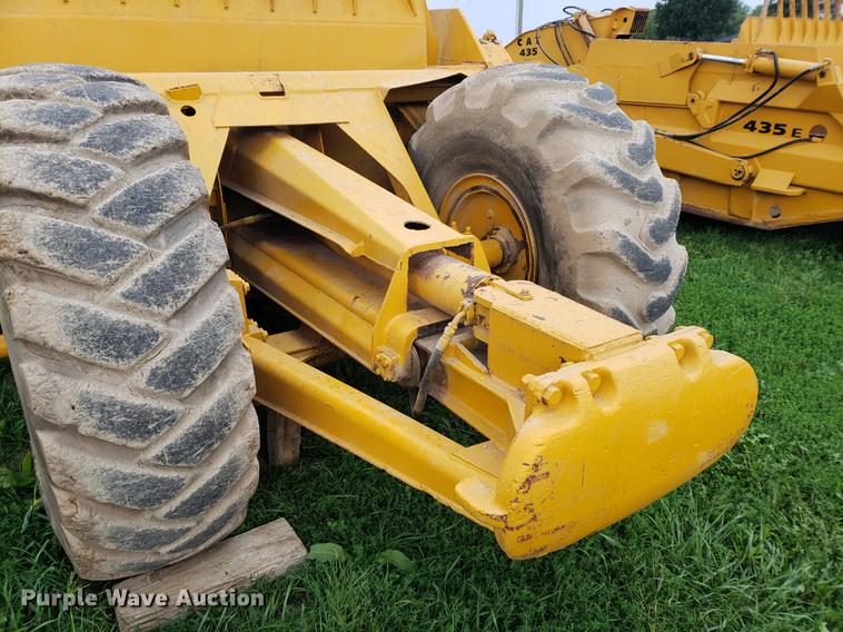 image for item BW9230 Caterpillar 435 Series D scraper