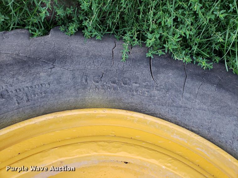 image for item BW9230 Caterpillar 435 Series D scraper