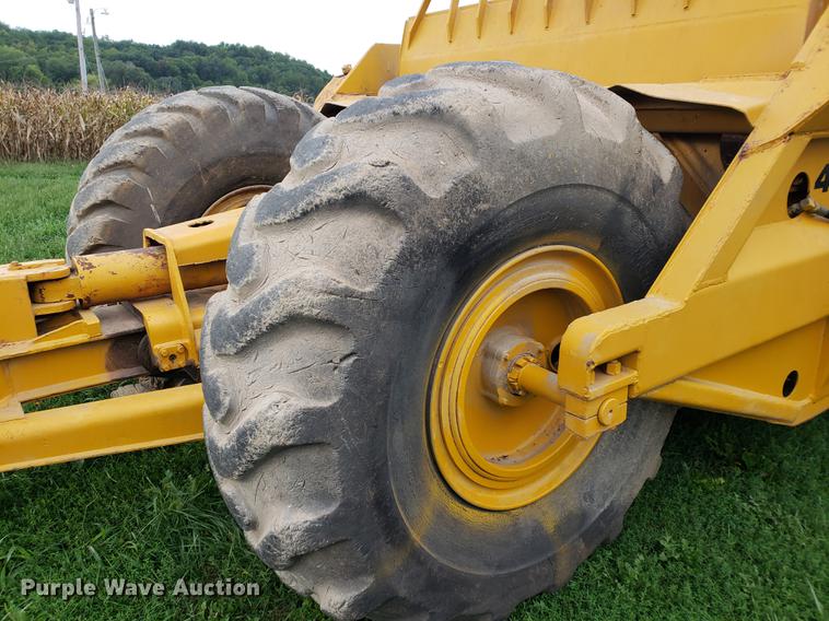 image for item BW9230 Caterpillar 435 Series D scraper