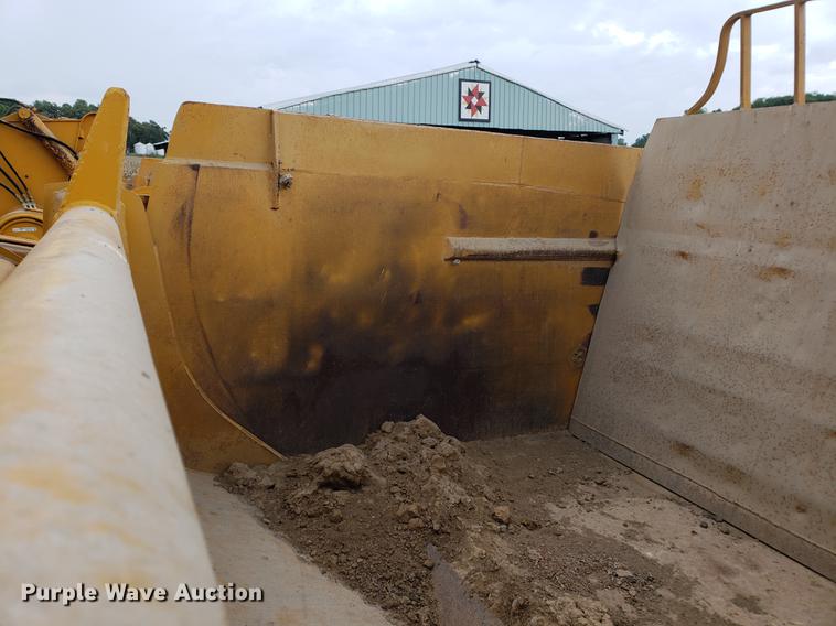 image for item BW9230 Caterpillar 435 Series D scraper