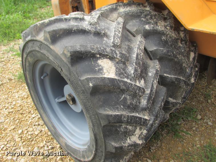 image for item DA8265 Case Maxi Sneaker Series C vibratory cable plow