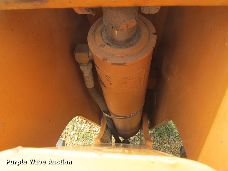 image for item DA8265 Case Maxi Sneaker Series C vibratory cable plow