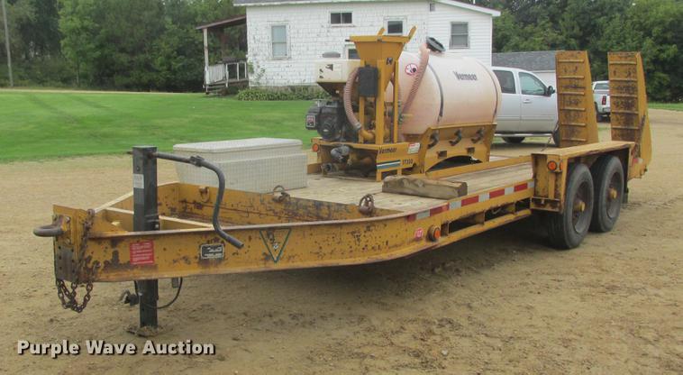 image for item DA8266 2001 Vermeer ST300 mud mixer and Belshe trailer