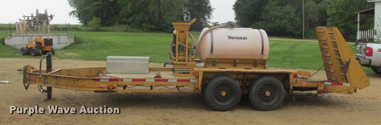 image for item DA8266 2001 Vermeer ST300 mud mixer and Belshe trailer