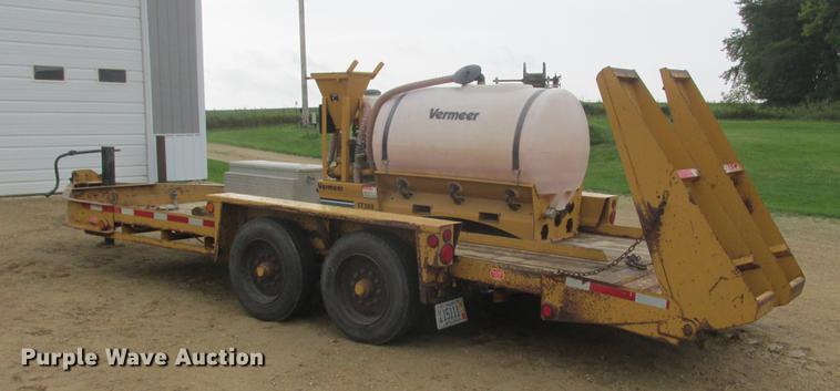 image for item DA8266 2001 Vermeer ST300 mud mixer and Belshe trailer