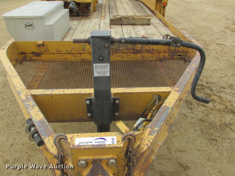 image for item DA8266 2001 Vermeer ST300 mud mixer and Belshe trailer