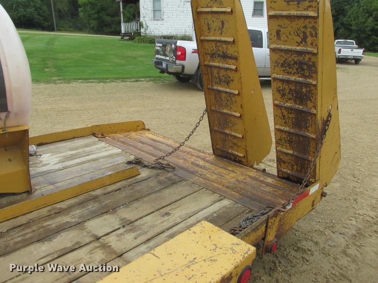 image for item DA8266 2001 Vermeer ST300 mud mixer and Belshe trailer