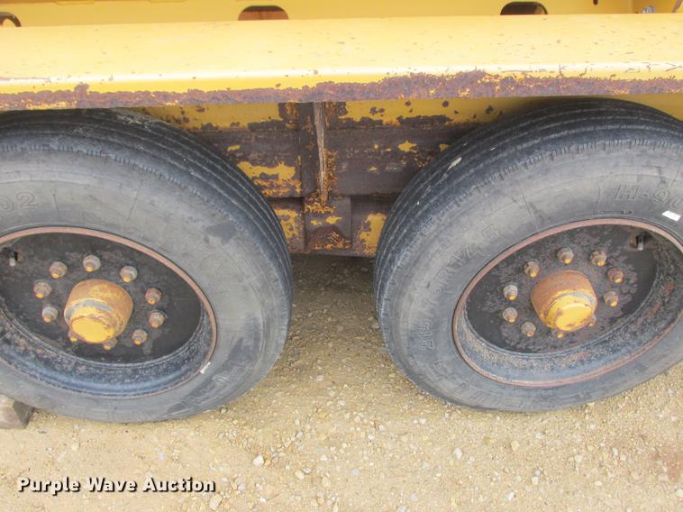 image for item DA8266 2001 Vermeer ST300 mud mixer and Belshe trailer