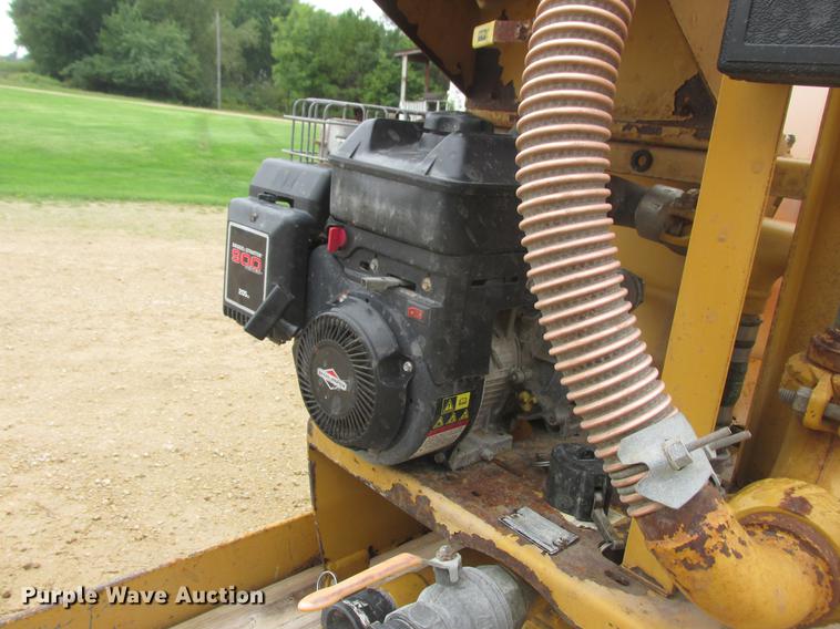 image for item DA8266 2001 Vermeer ST300 mud mixer and Belshe trailer