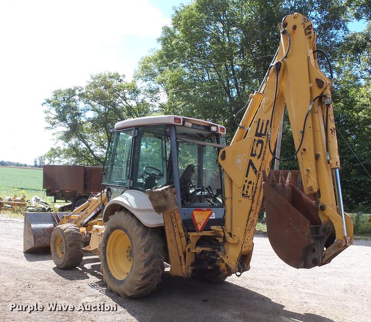 image for item DB7048 1999 New Holland 675E backhoe