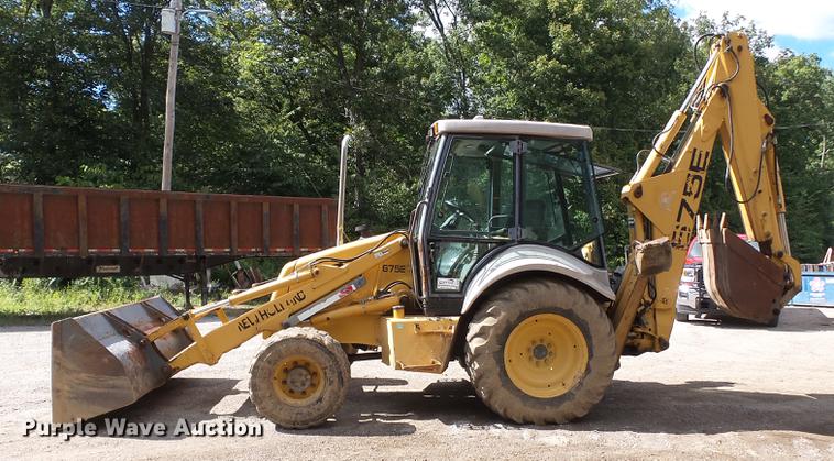 image for item DB7048 1999 New Holland 675E backhoe