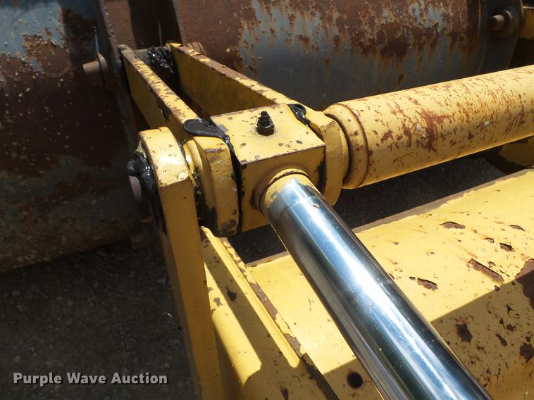 image for item DB7048 1999 New Holland 675E backhoe