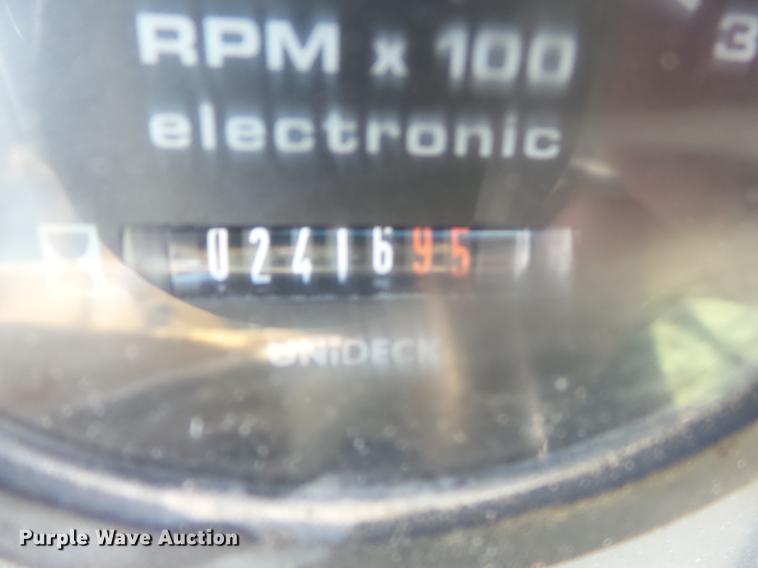 image for item DB7048 1999 New Holland 675E backhoe