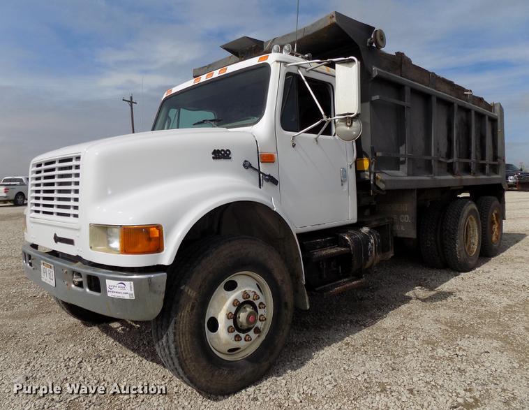 image for item DB8619 1999 International 4900 dump truck