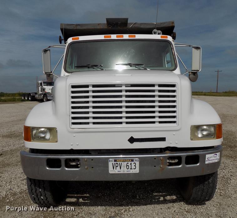 image for item DB8619 1999 International 4900 dump truck