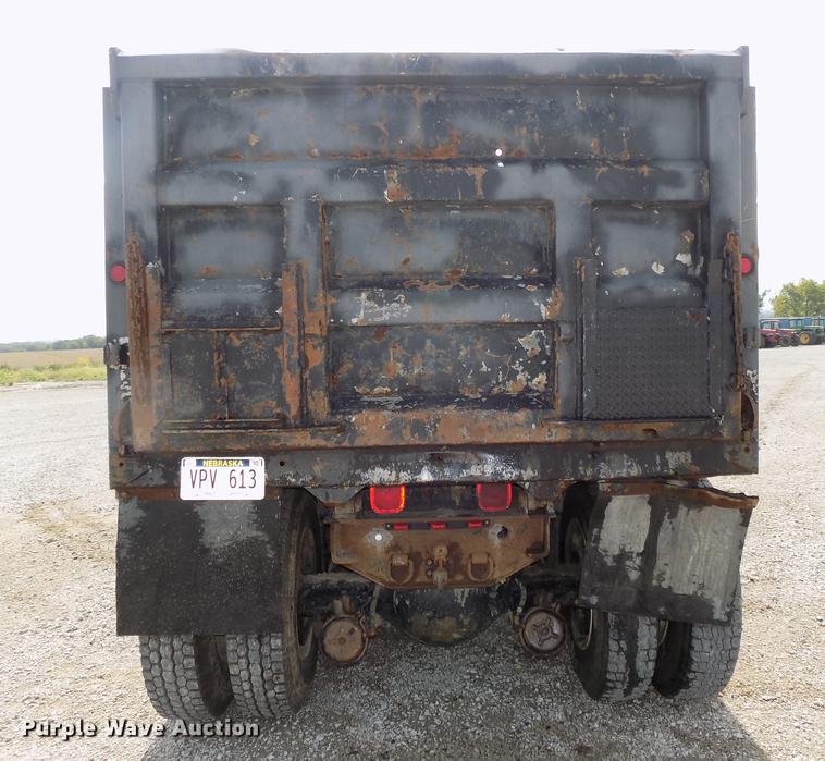image for item DB8619 1999 International 4900 dump truck