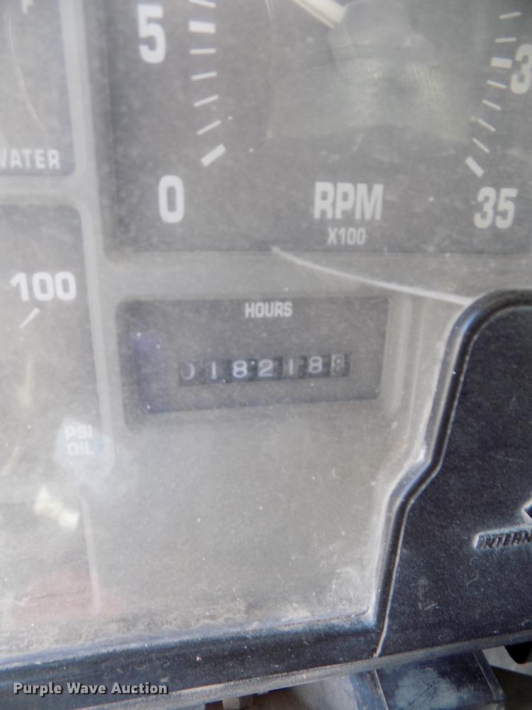 image for item DB8619 1999 International 4900 dump truck