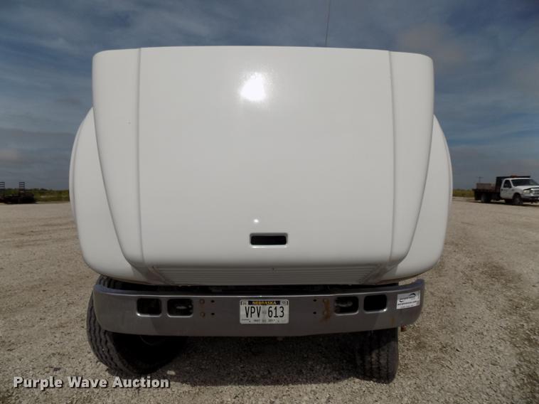 image for item DB8619 1999 International 4900 dump truck