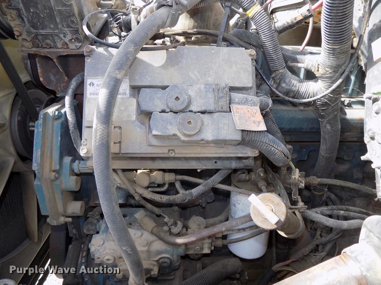 image for item DB8619 1999 International 4900 dump truck