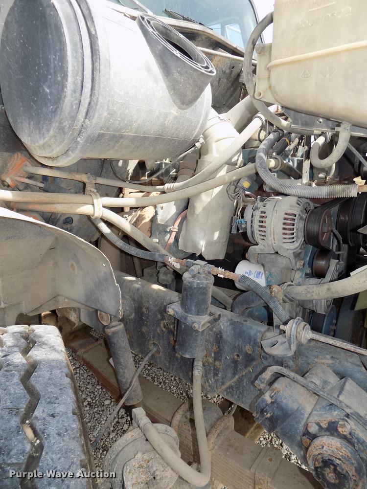 image for item DB8619 1999 International 4900 dump truck