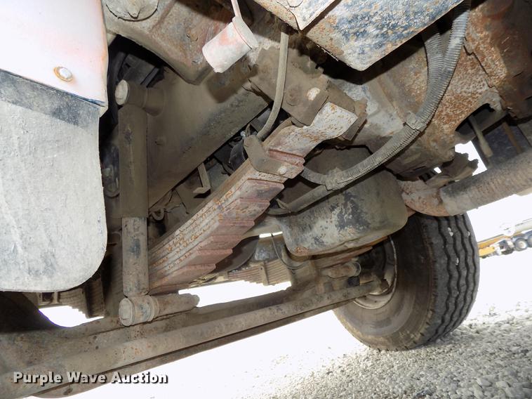 image for item DB8619 1999 International 4900 dump truck