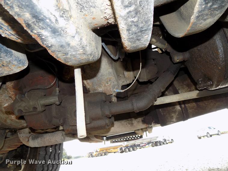 image for item DB8619 1999 International 4900 dump truck