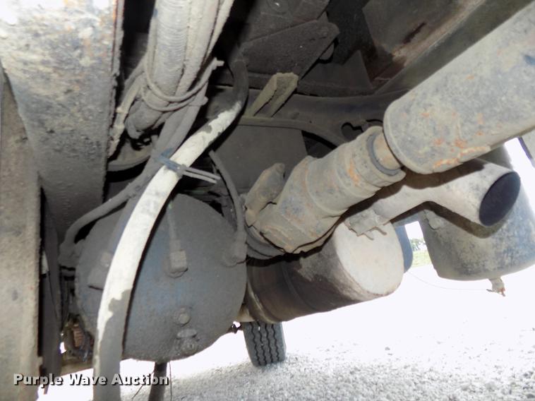 image for item DB8619 1999 International 4900 dump truck