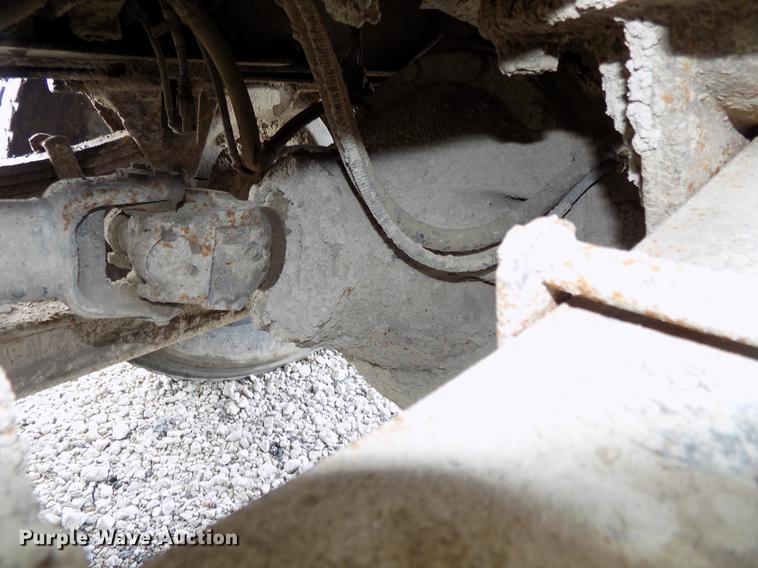 image for item DB8619 1999 International 4900 dump truck