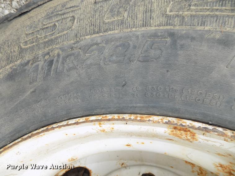 image for item DB8619 1999 International 4900 dump truck