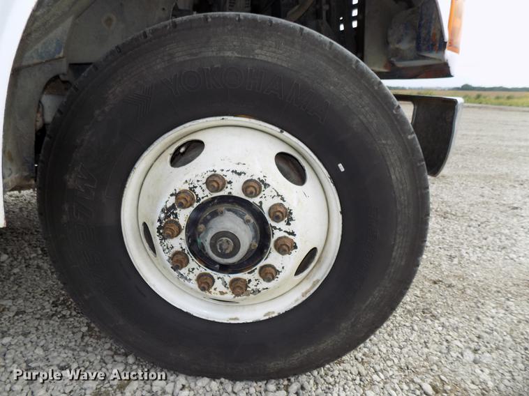 image for item DB8619 1999 International 4900 dump truck