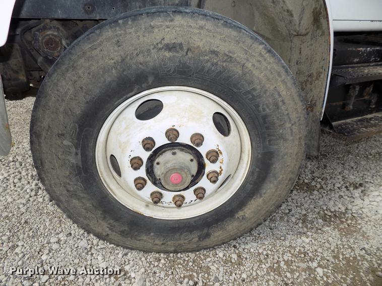 image for item DB8619 1999 International 4900 dump truck