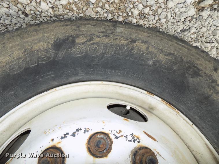 image for item DB8619 1999 International 4900 dump truck