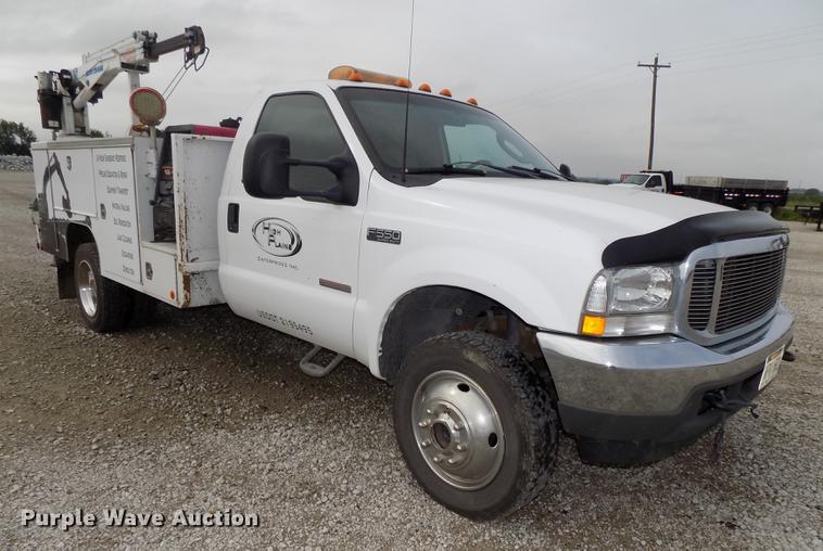 image for item DB8620 2003 Ford F550 Super Duty service truck with crane