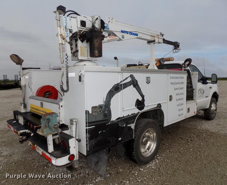image for item DB8620 2003 Ford F550 Super Duty service truck with crane