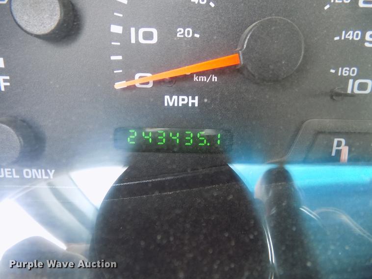 image for item DB8620 2003 Ford F550 Super Duty service truck with crane