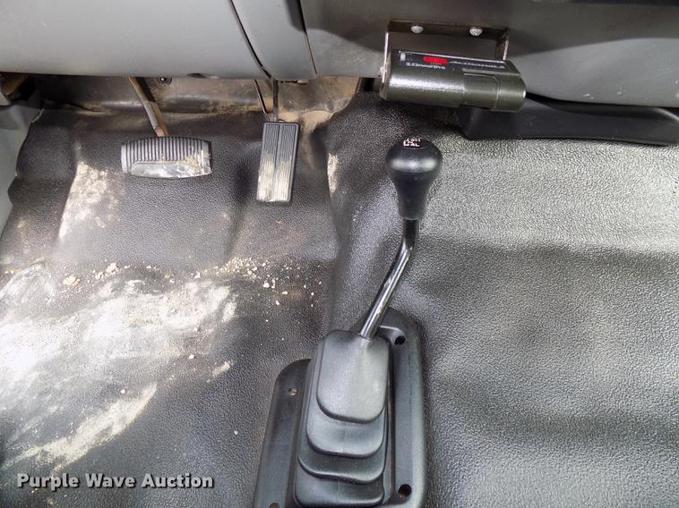 image for item DB8620 2003 Ford F550 Super Duty service truck with crane