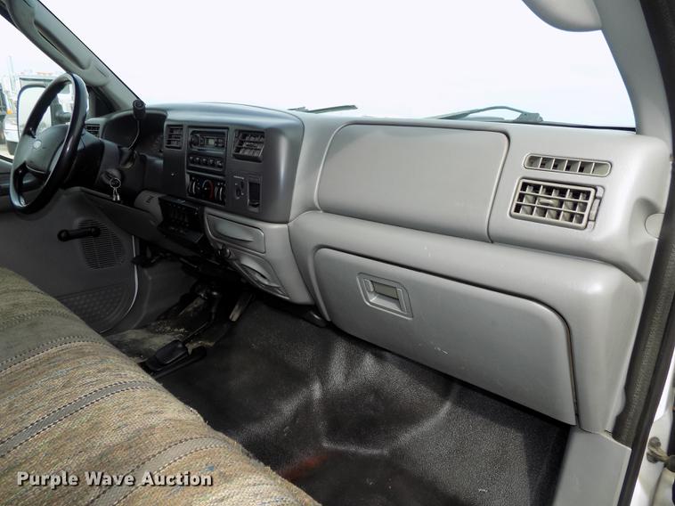 image for item DB8620 2003 Ford F550 Super Duty service truck with crane