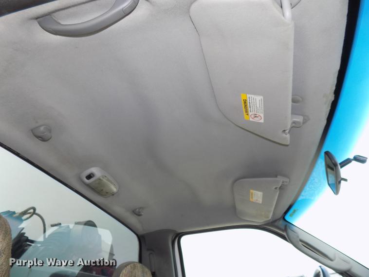 image for item DB8620 2003 Ford F550 Super Duty service truck with crane