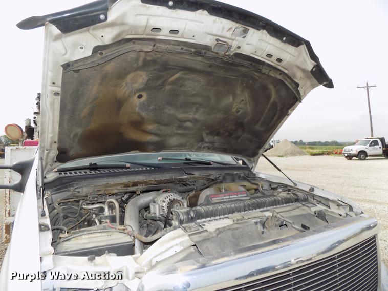 image for item DB8620 2003 Ford F550 Super Duty service truck with crane