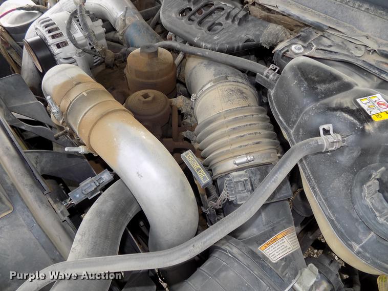 image for item DB8620 2003 Ford F550 Super Duty service truck with crane