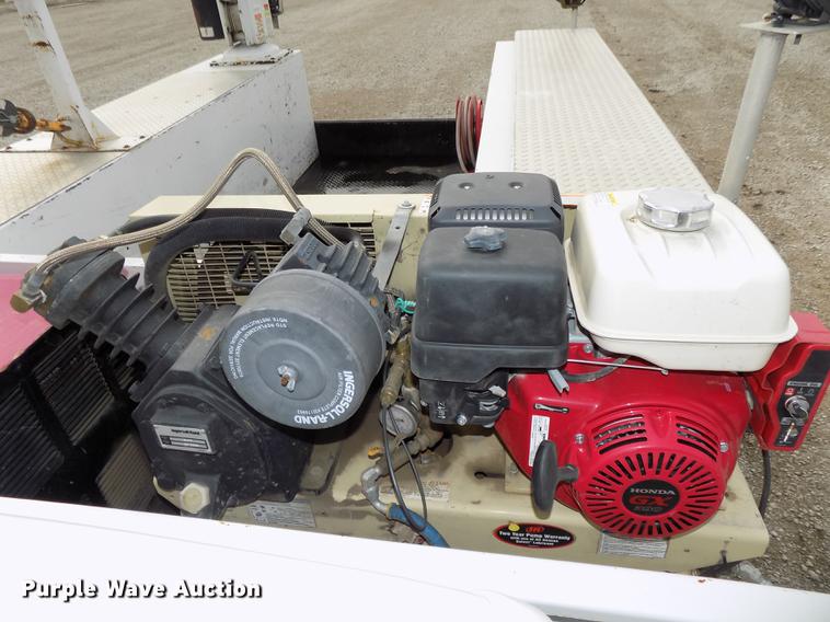 image for item DB8620 2003 Ford F550 Super Duty service truck with crane