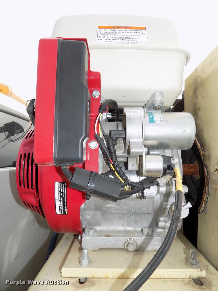 image for item DB8620 2003 Ford F550 Super Duty service truck with crane