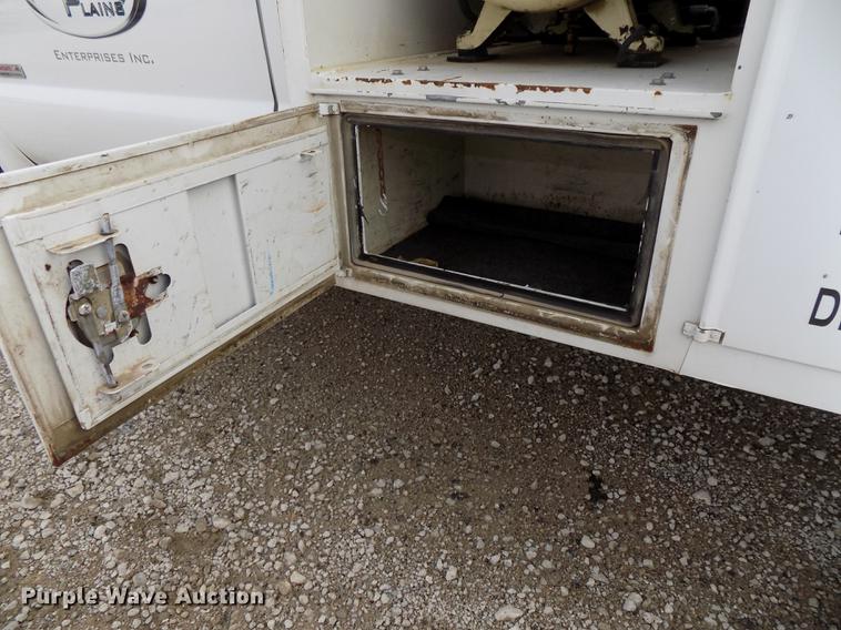 image for item DB8620 2003 Ford F550 Super Duty service truck with crane