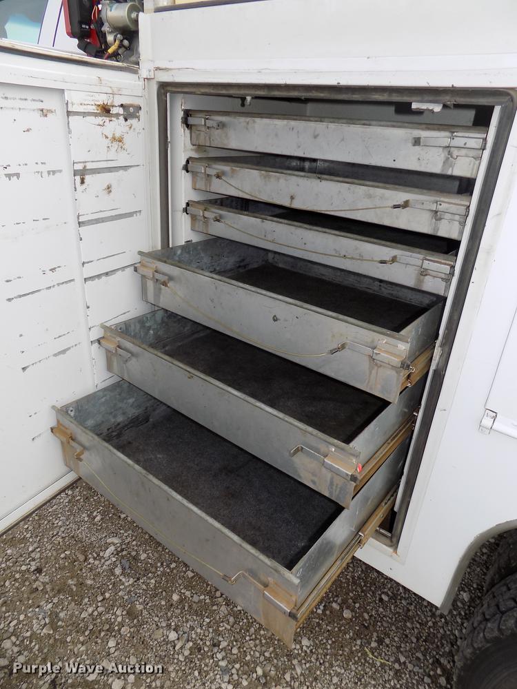 image for item DB8620 2003 Ford F550 Super Duty service truck with crane