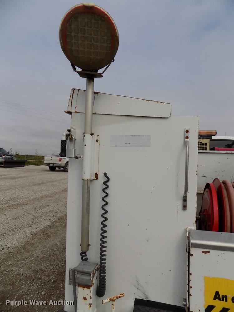 image for item DB8620 2003 Ford F550 Super Duty service truck with crane